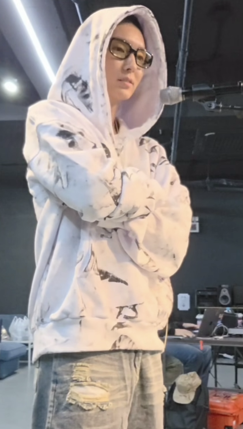 A moment captured by a fan of Lee Joongi