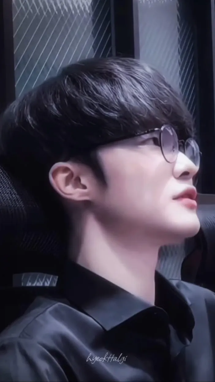 페이커 커뮤니티에서 인기있는 오늘의 배경화면
