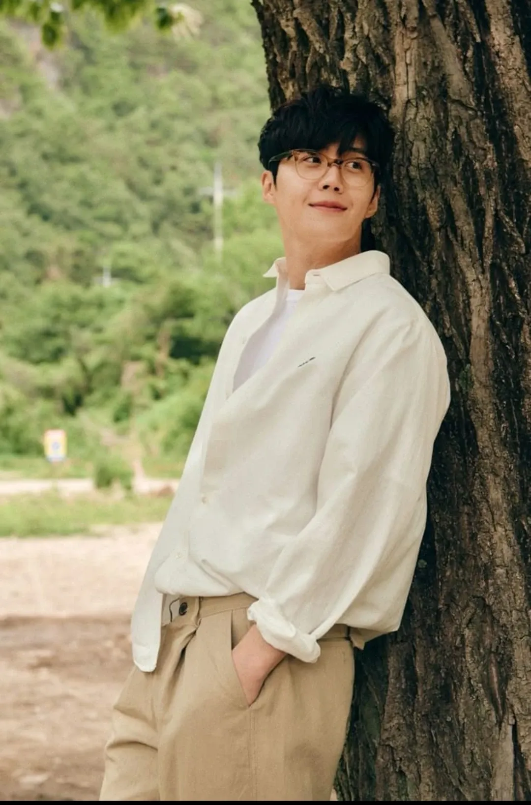 Behind-the-scenes cut of Kim Seonho