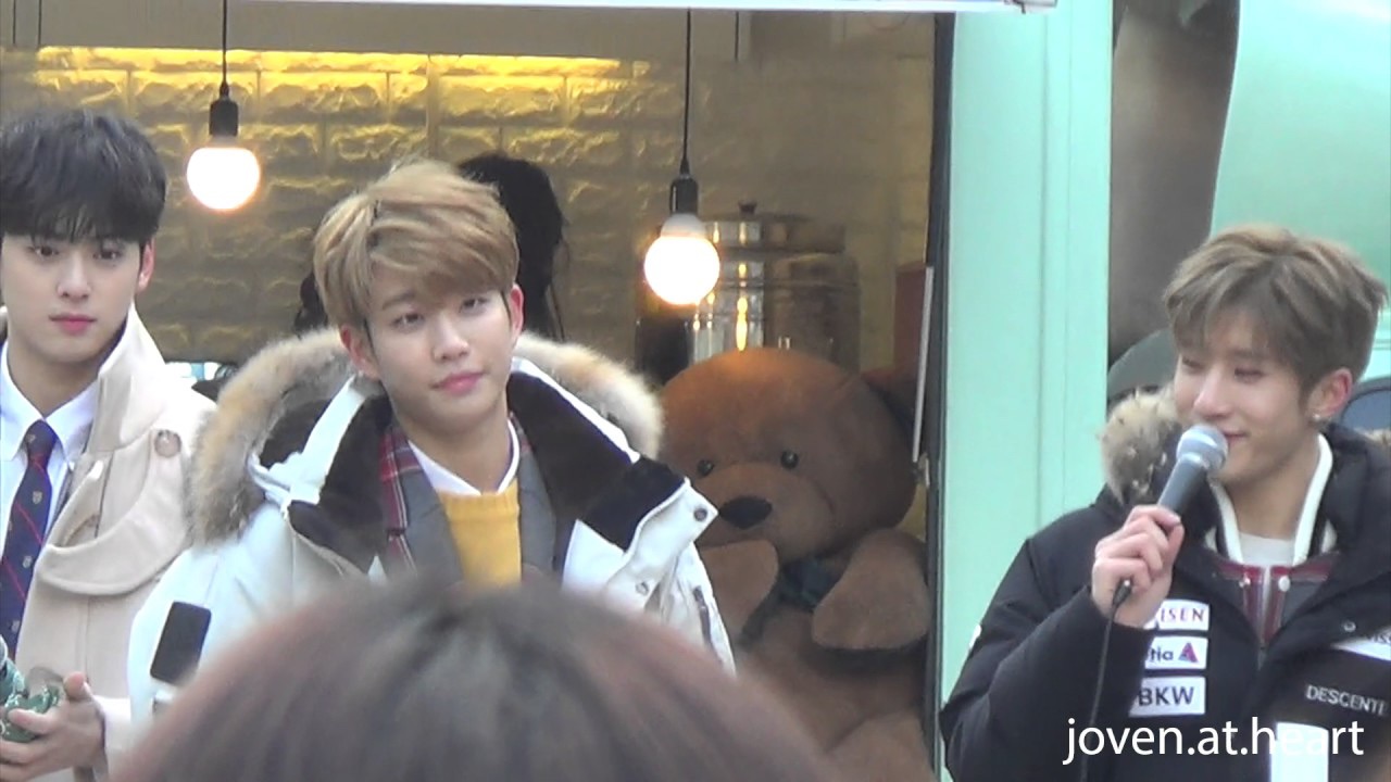 A moment captured by a fan of Cha Eunwoo