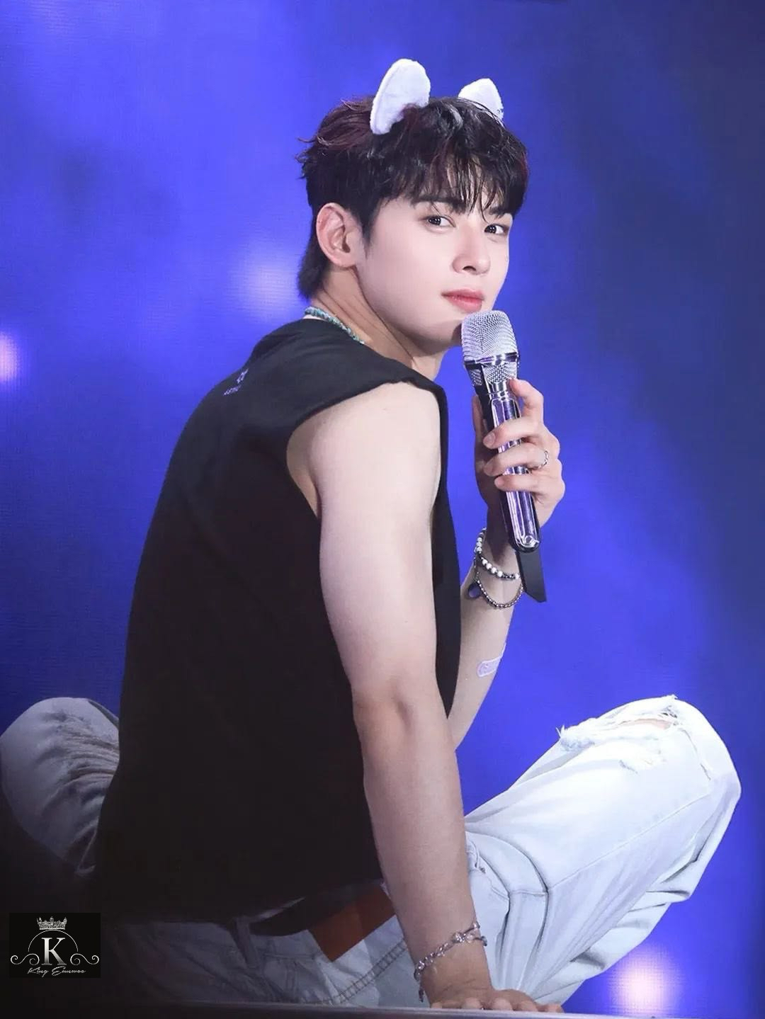 Recent activity shot of Cha Eunwoo