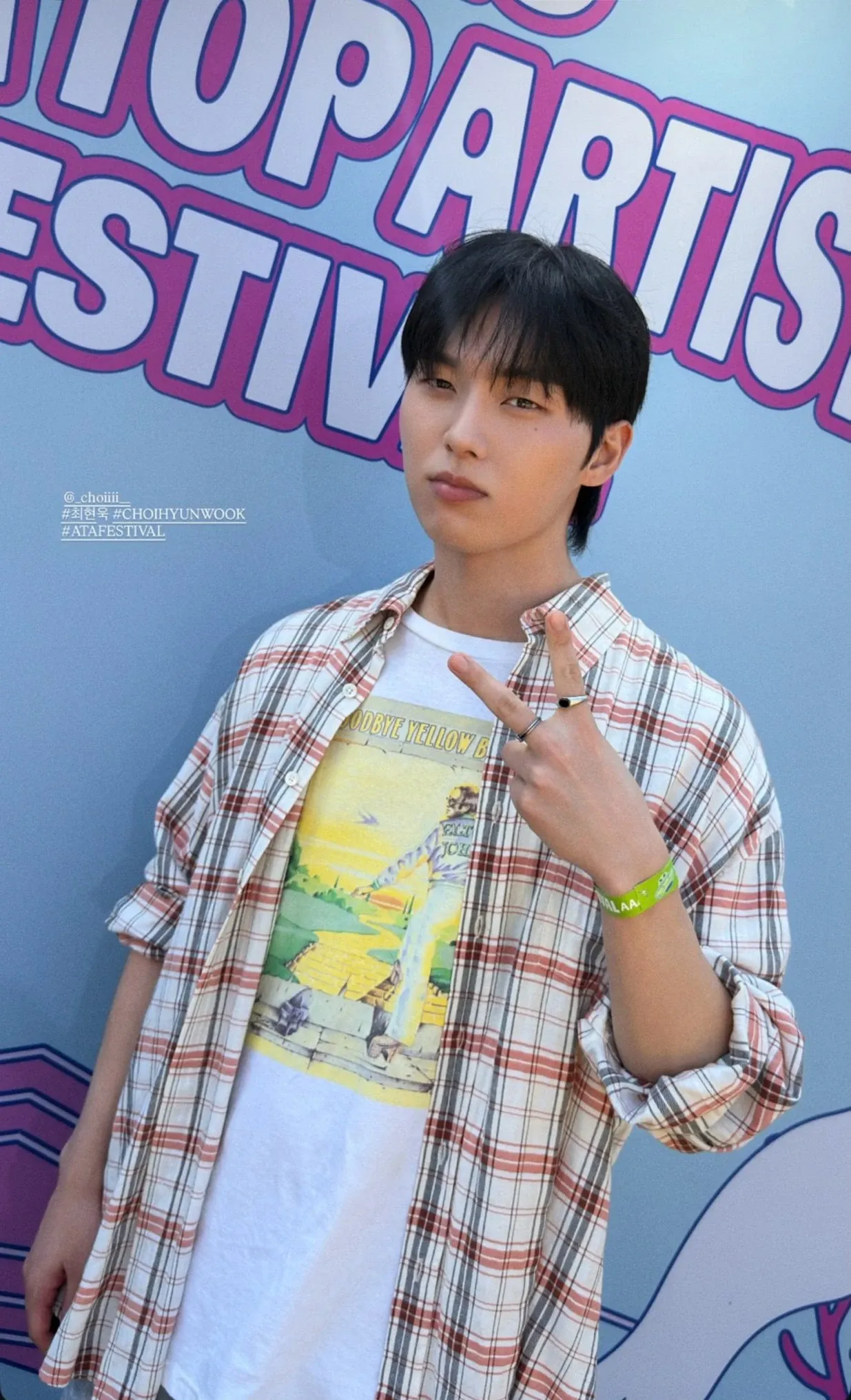 Behind-the-scenes cut of Choi Hyunwook