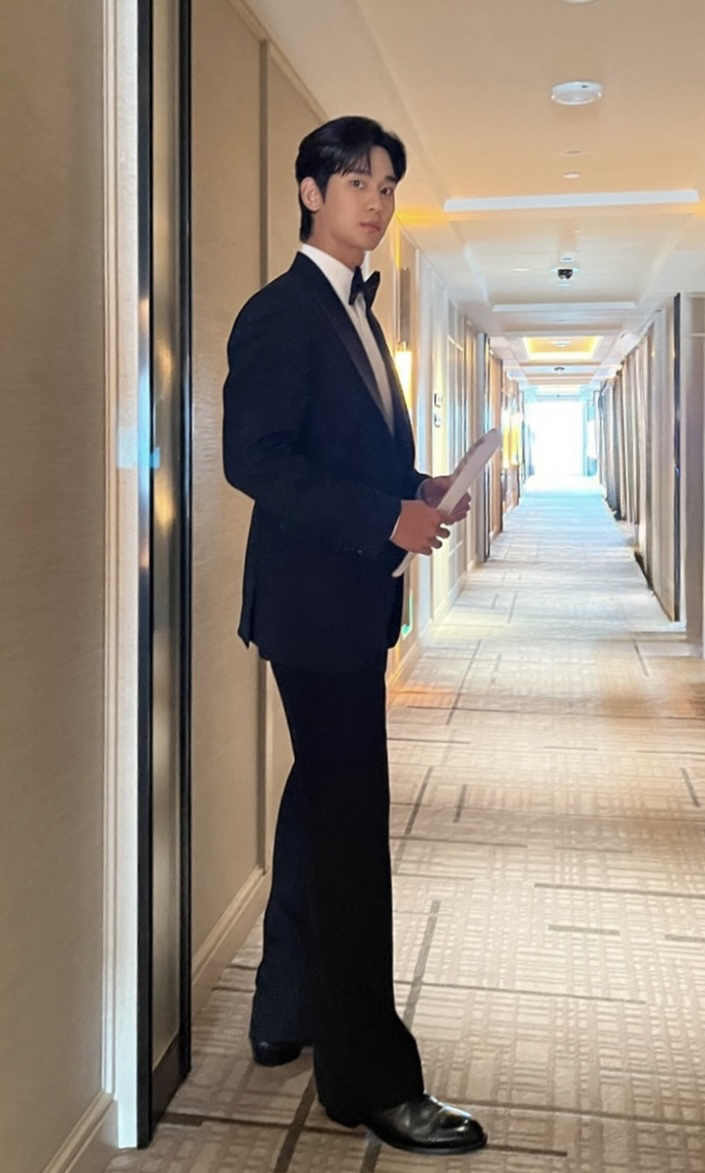 キム・スヒョンのビハインドカット