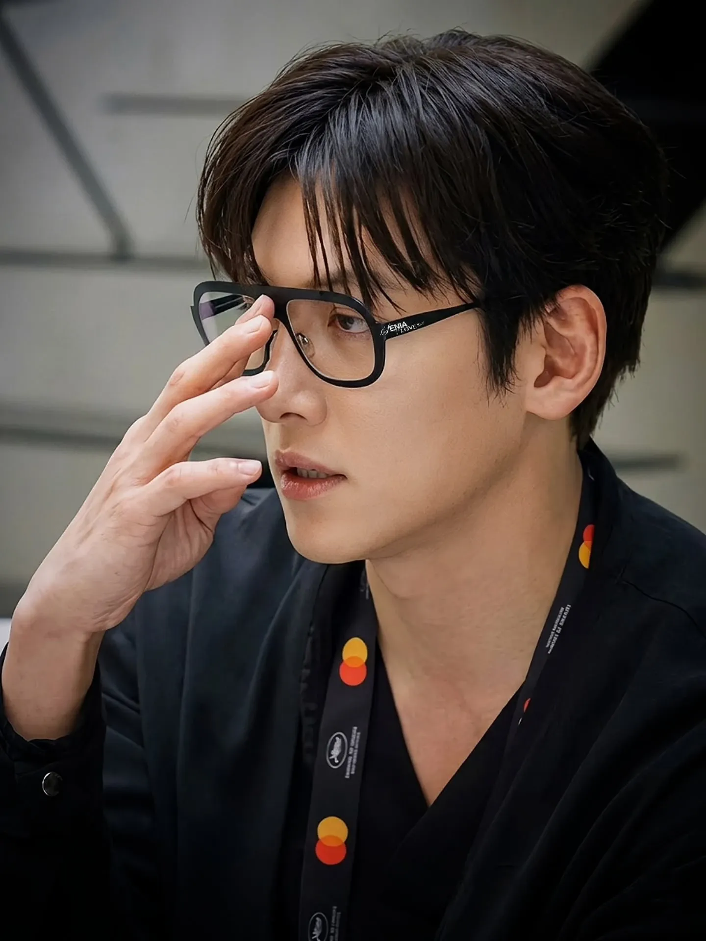 Behind-the-scenes cut of Ji Changwook