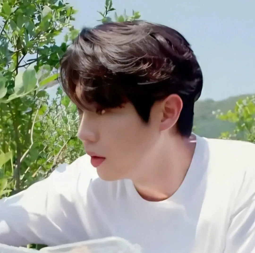Latest photo of Son Taejin