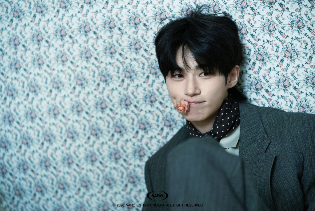 Behind-the-scenes cut of Byeon Wooseok