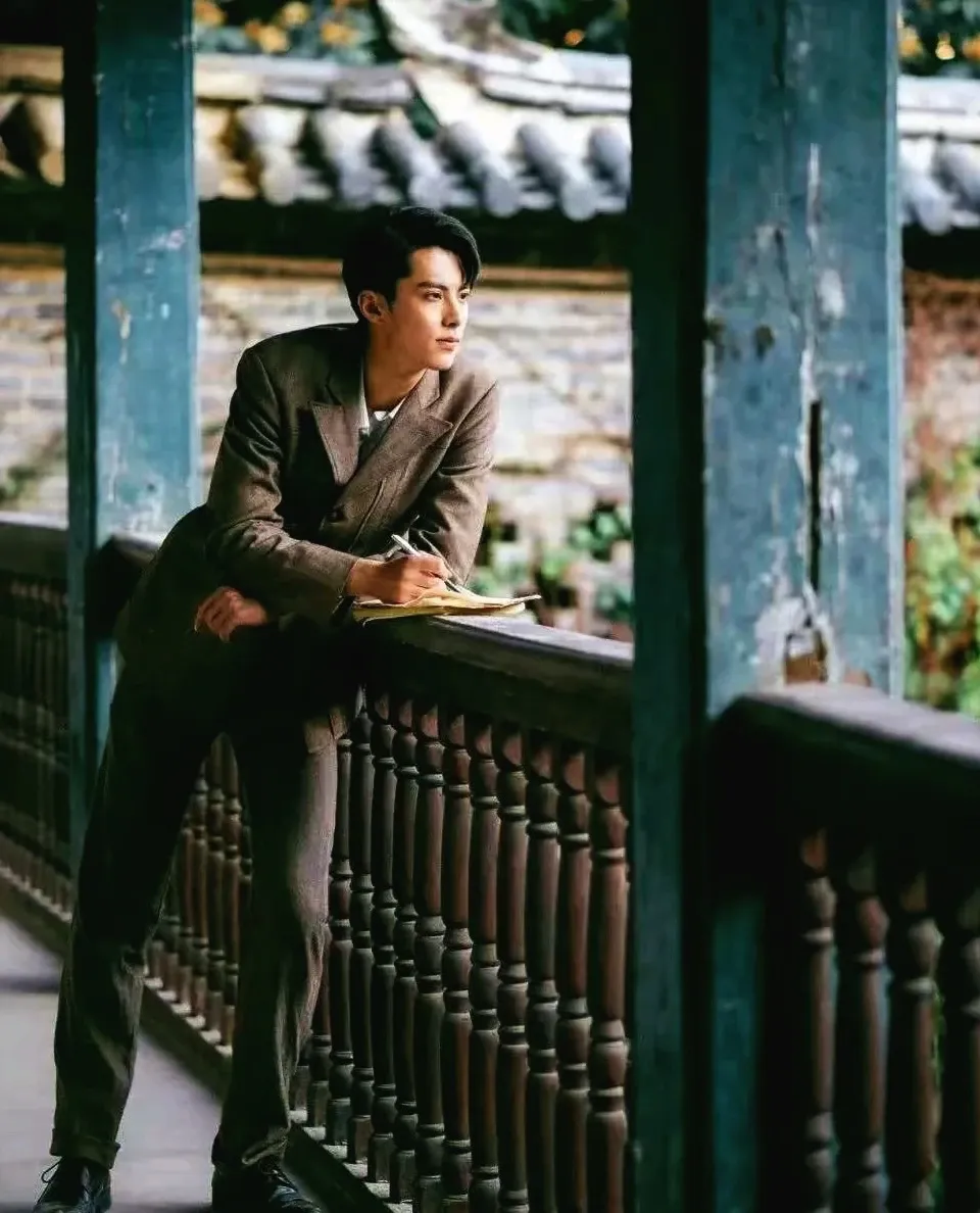 Behind-the-scenes cut of Dylan Wang