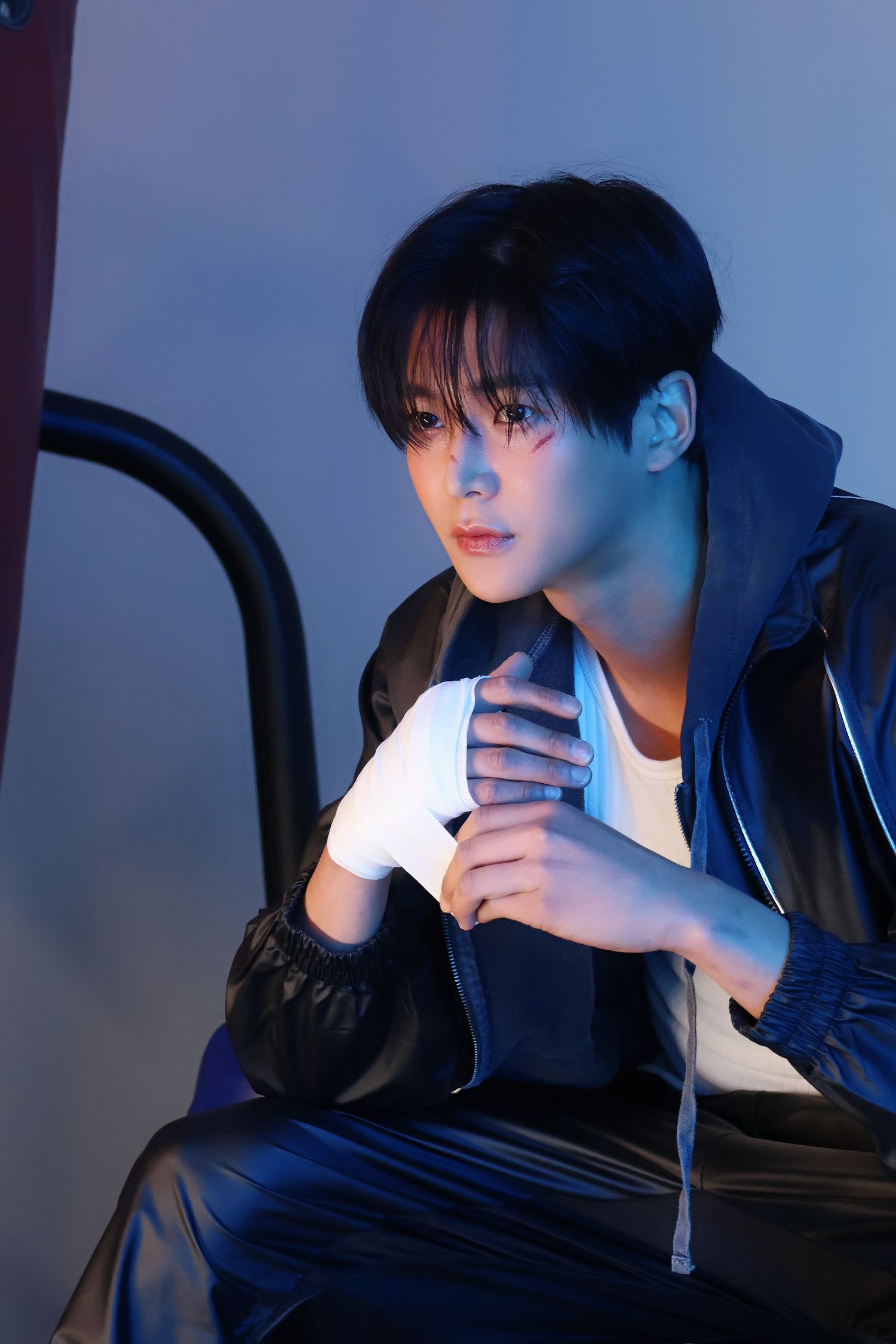 로운의 비하인드 컷