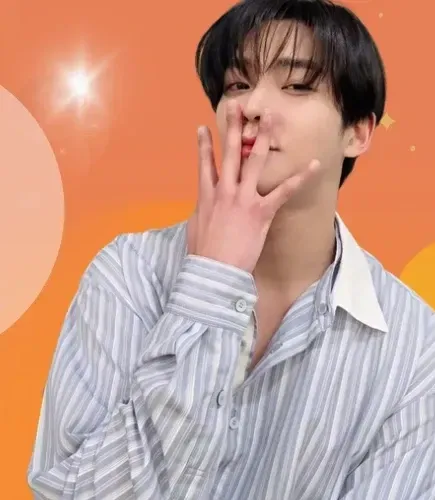 Foto kegiatan terbaru dari Rowoon
