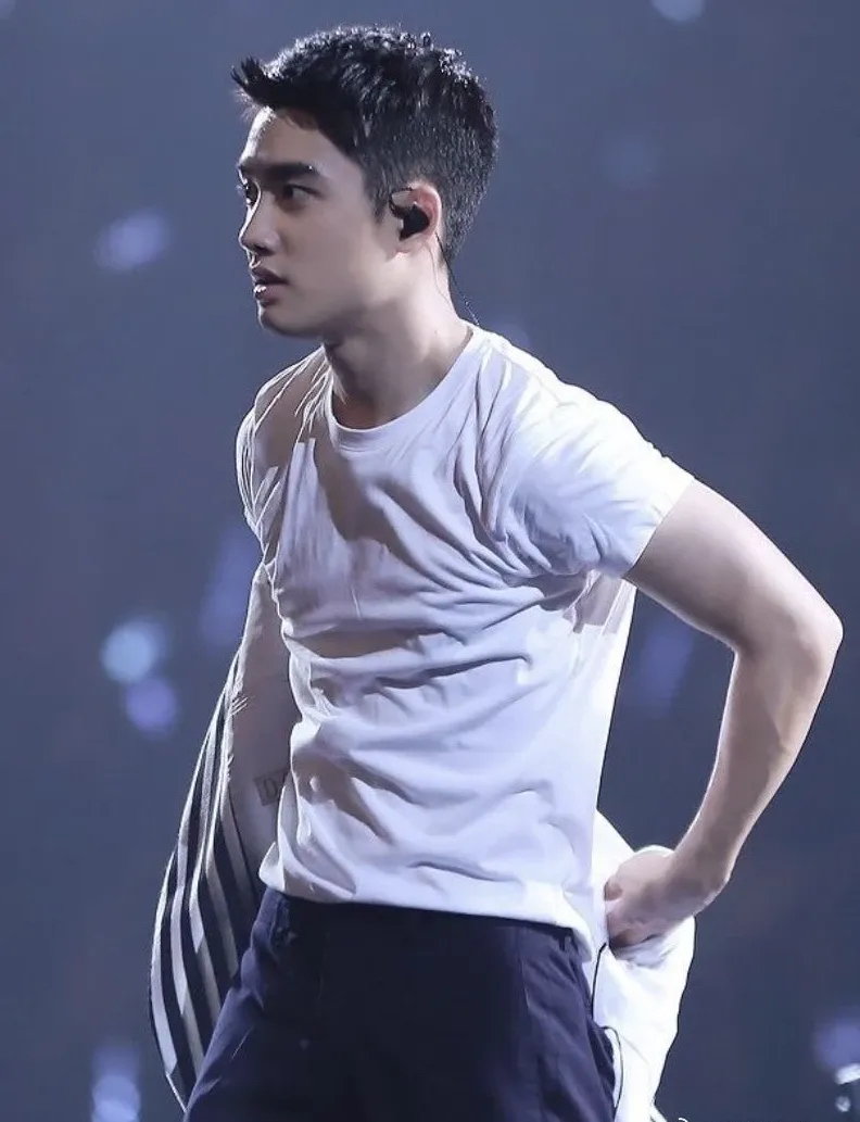Cuplikan di balik layar dari Doh Kyungsoo (D.O.)