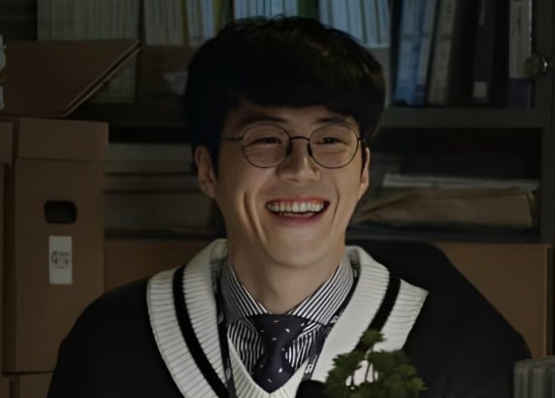 Behind-the-scenes cut of Kim Seonho