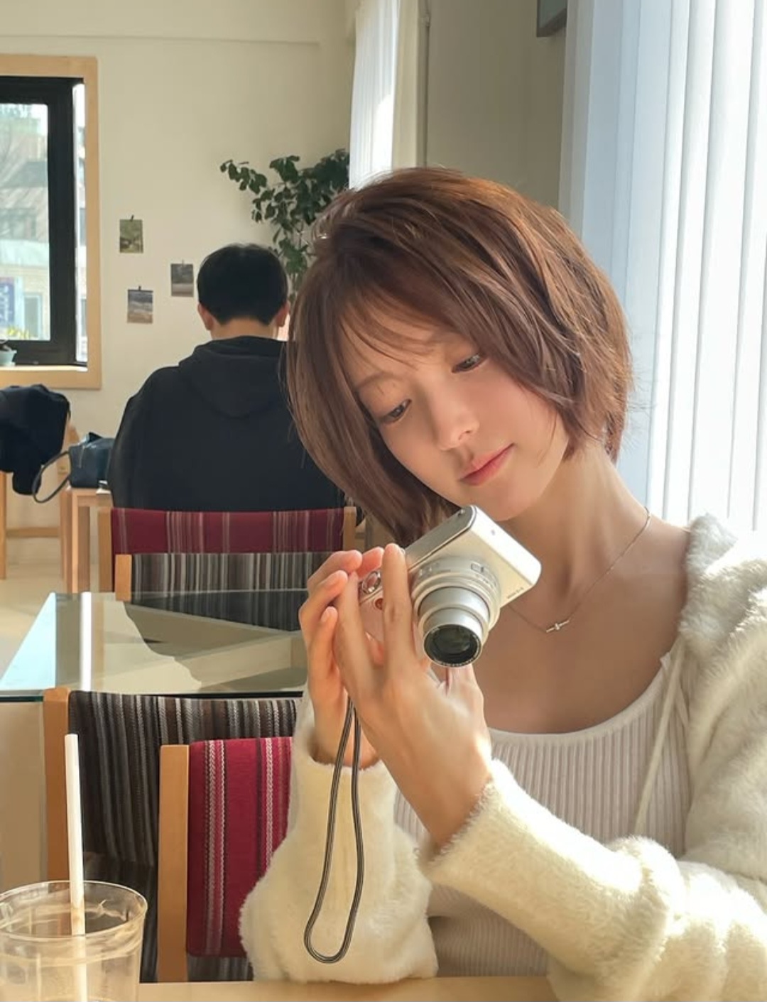 Behind-the-scenes cut of Lee Seyoung