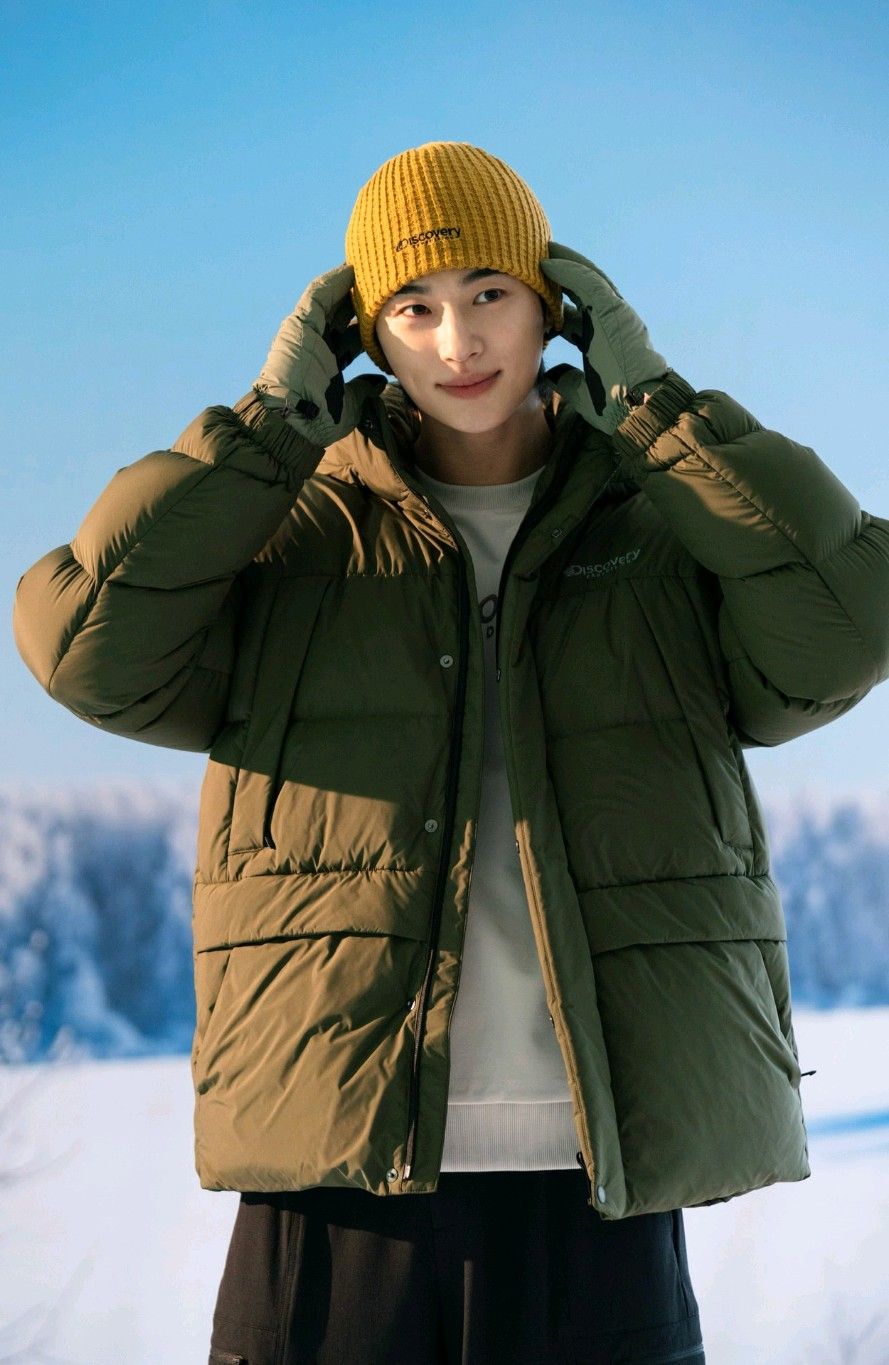 Behind-the-scenes cut of Byeon Wooseok