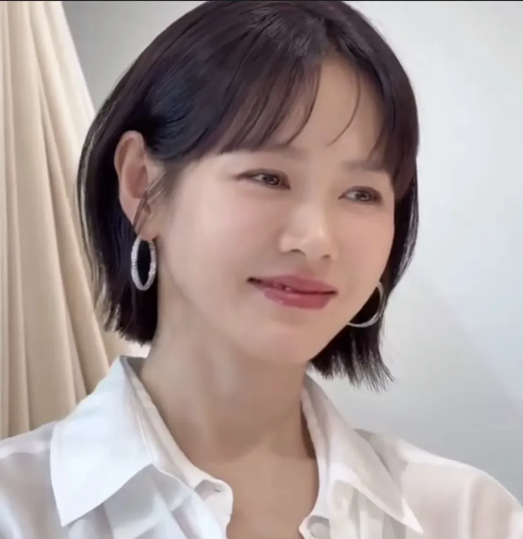 손예진의 최신 사진
