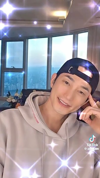 A moment captured by a fan of Park Sihoo