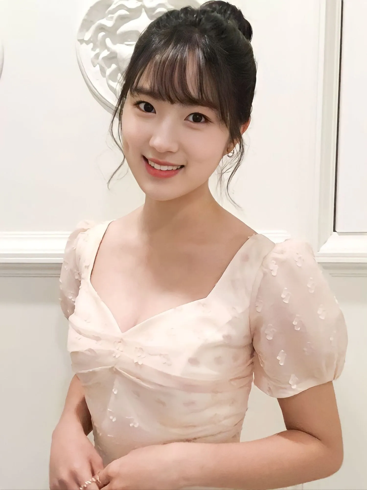Behind-the-scenes cut of Kim Hyeyoon