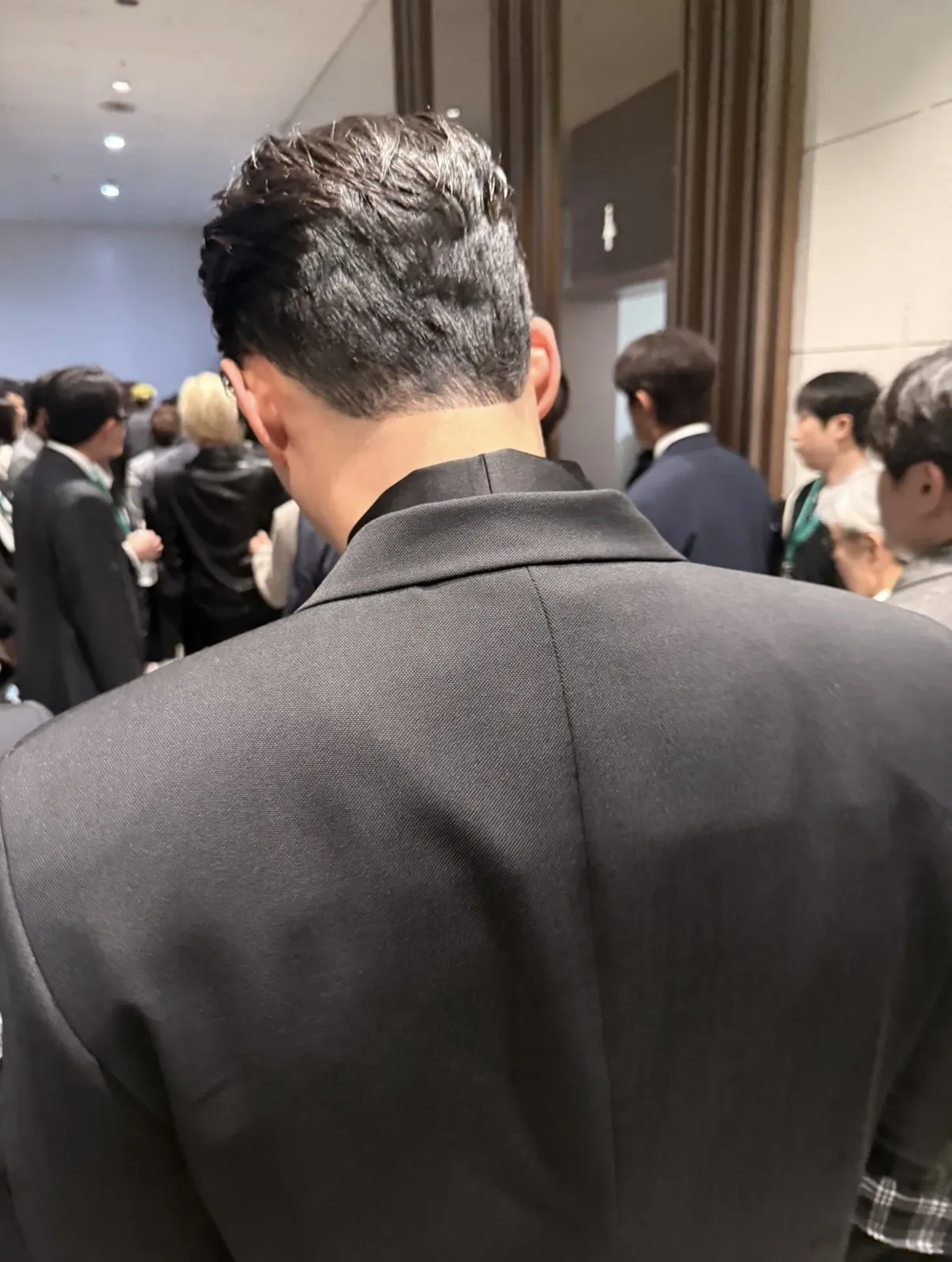 Momen yang diabadikan oleh penggemar Hyun Bin