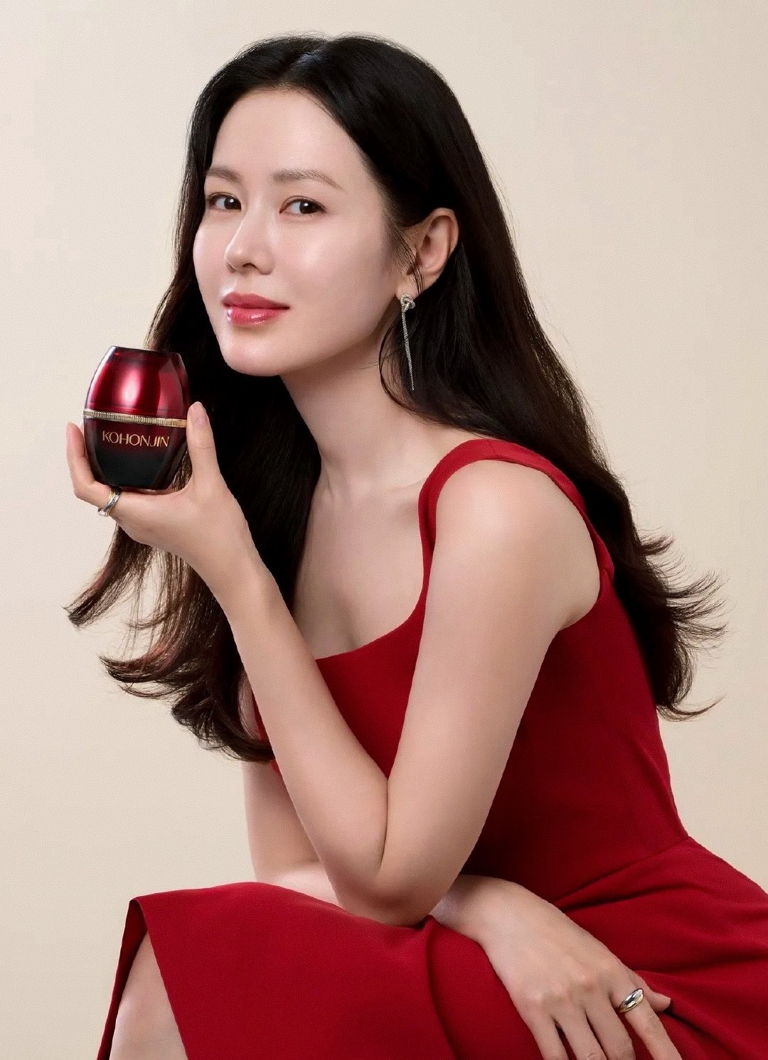 Behind-the-scenes cut of Son Yejin