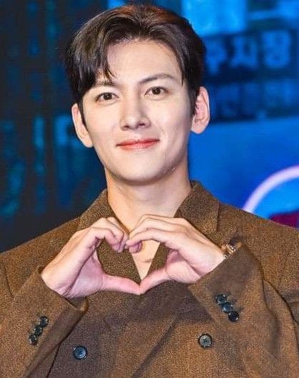 チ・チャンウクの最近の活動ショット