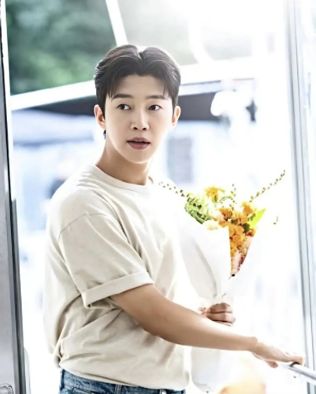 Foto kegiatan terbaru dari Lim Youngwoong