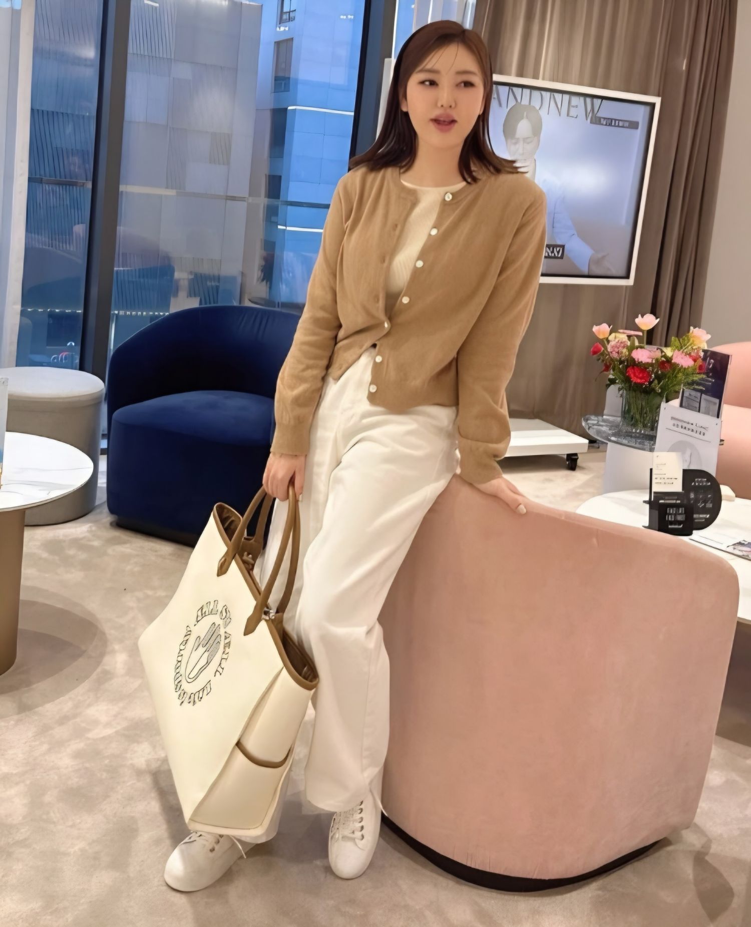 宋歌人的最新照片