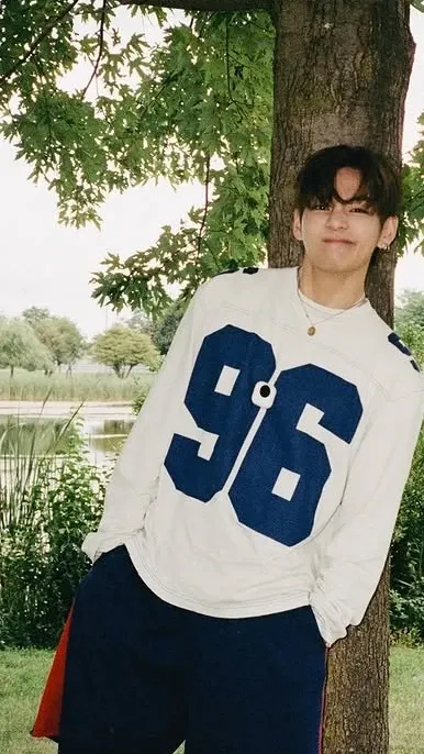 Behind-the-scenes cut of Kim Taehyung (V)