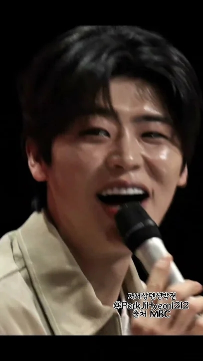 最愛偶像名人粉絲團推薦的朴志賢背景圖片