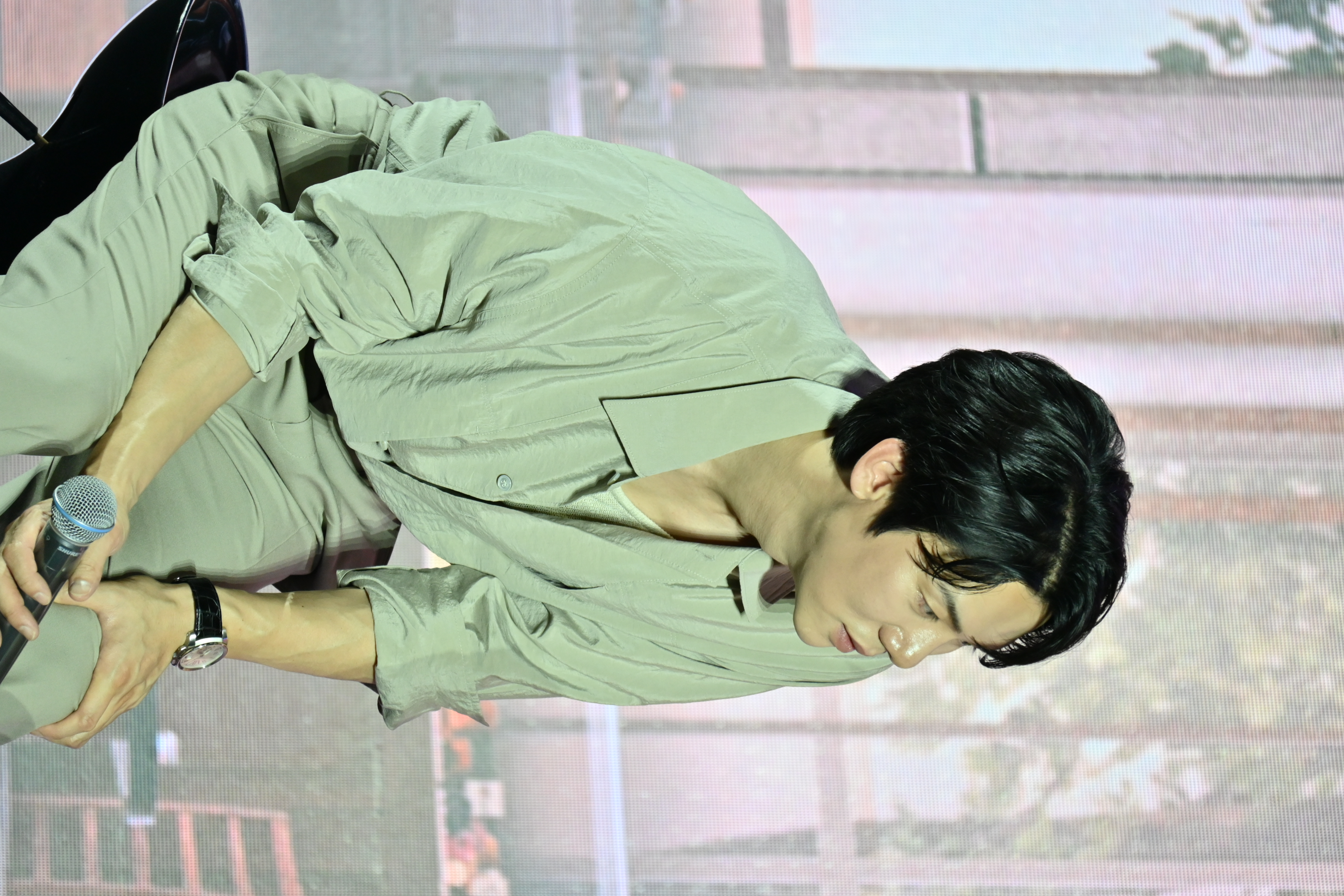 A moment captured by a fan of Yoo Yeonseok