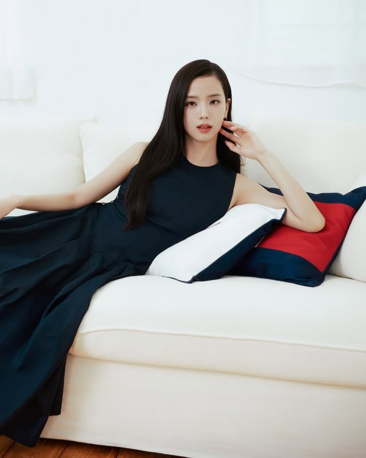 Behind-the-scenes cut of Jisoo (1995)