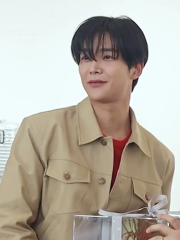 Foto terbaru dari Rowoon