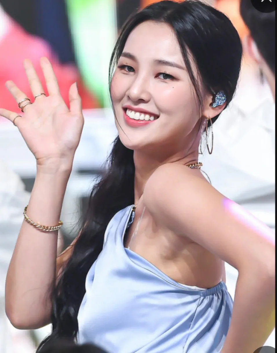 Behind-the-scenes cut of Hwang WooLim