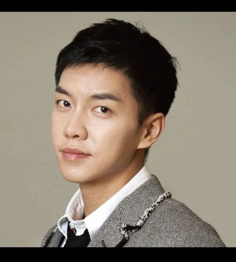 Behind-the-scenes cut of Lee Seunggi