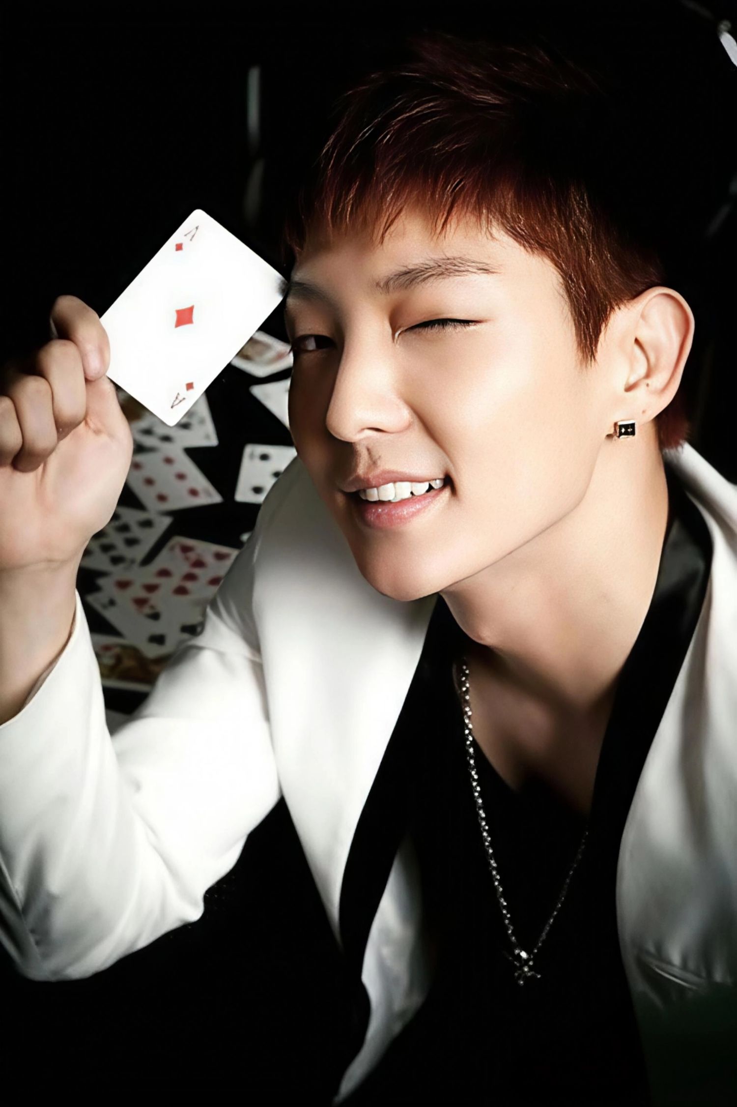 Behind-the-scenes cut of Lee Joongi