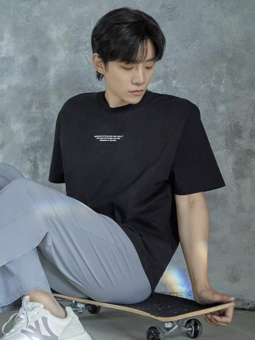 イ・ジュノの最近の活動ショット