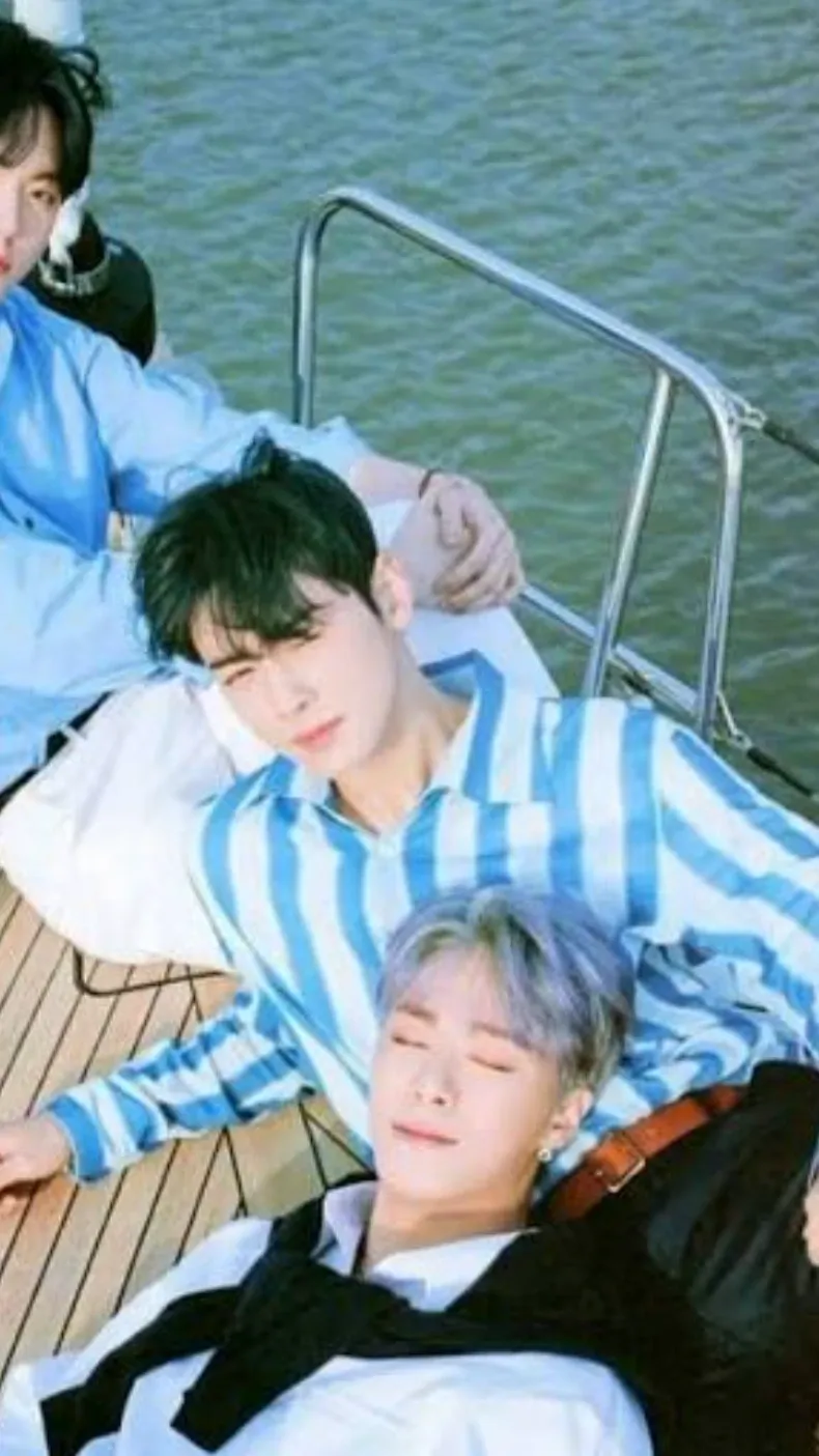 Latest photo of Cha Eunwoo