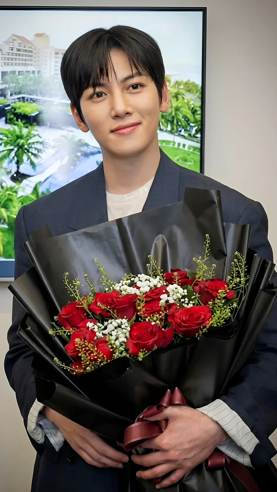 Behind-the-scenes cut of Ji Changwook