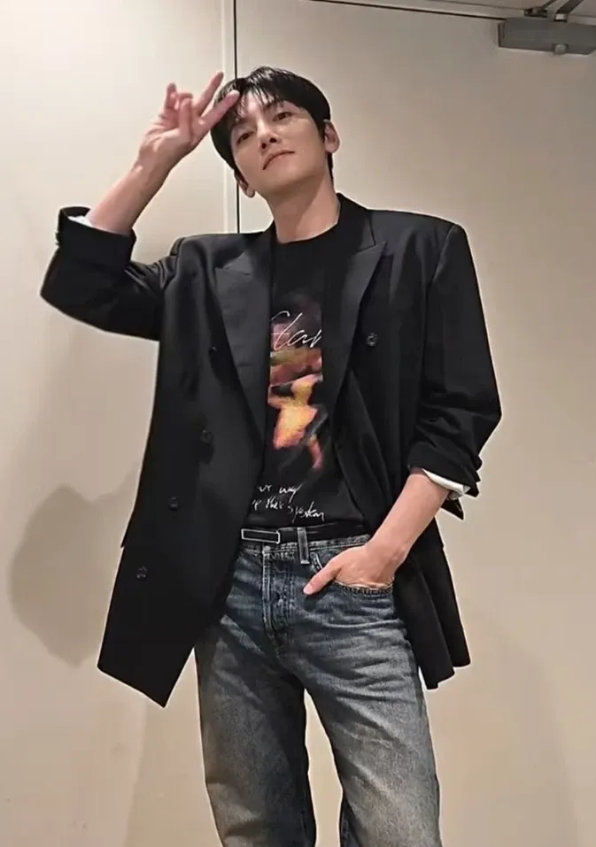 A moment captured by a fan of Ji Changwook