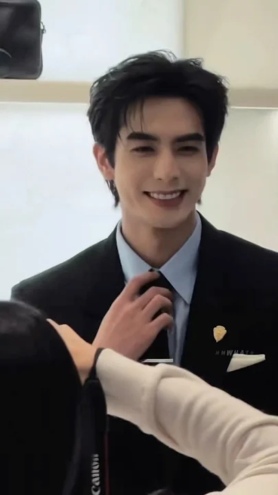 宋威龙社区今日人气壁纸