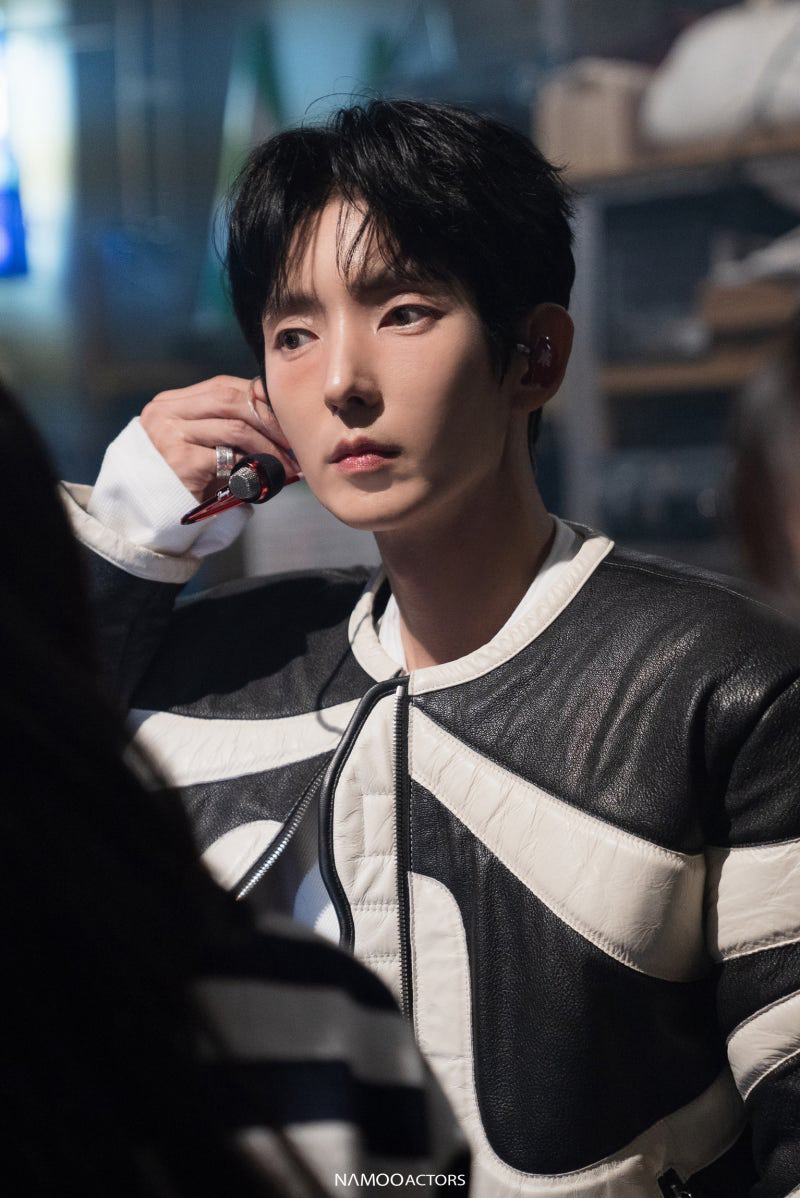 Behind-the-scenes cut of Lee Joongi