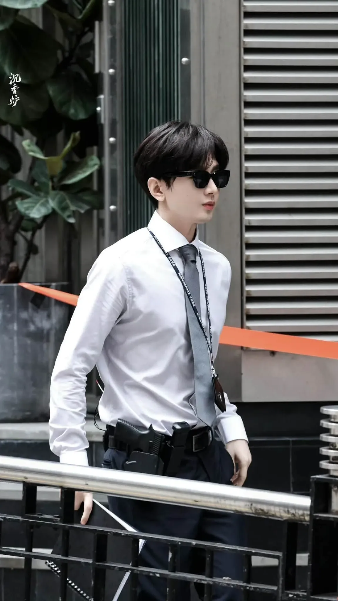 Behind-the-scenes cut of Cheng Yi