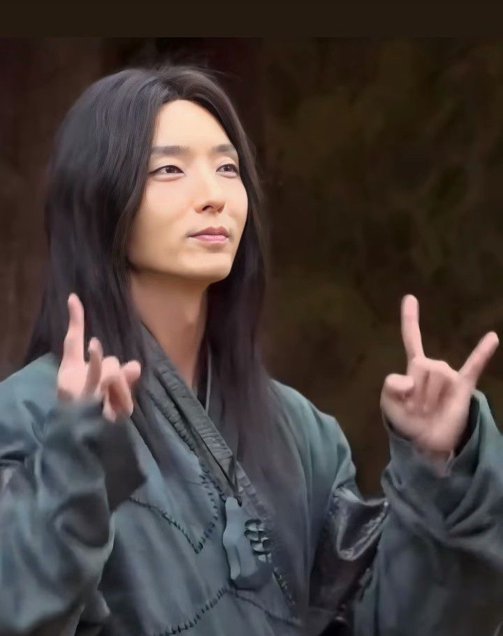 A moment captured by a fan of Lee Joongi