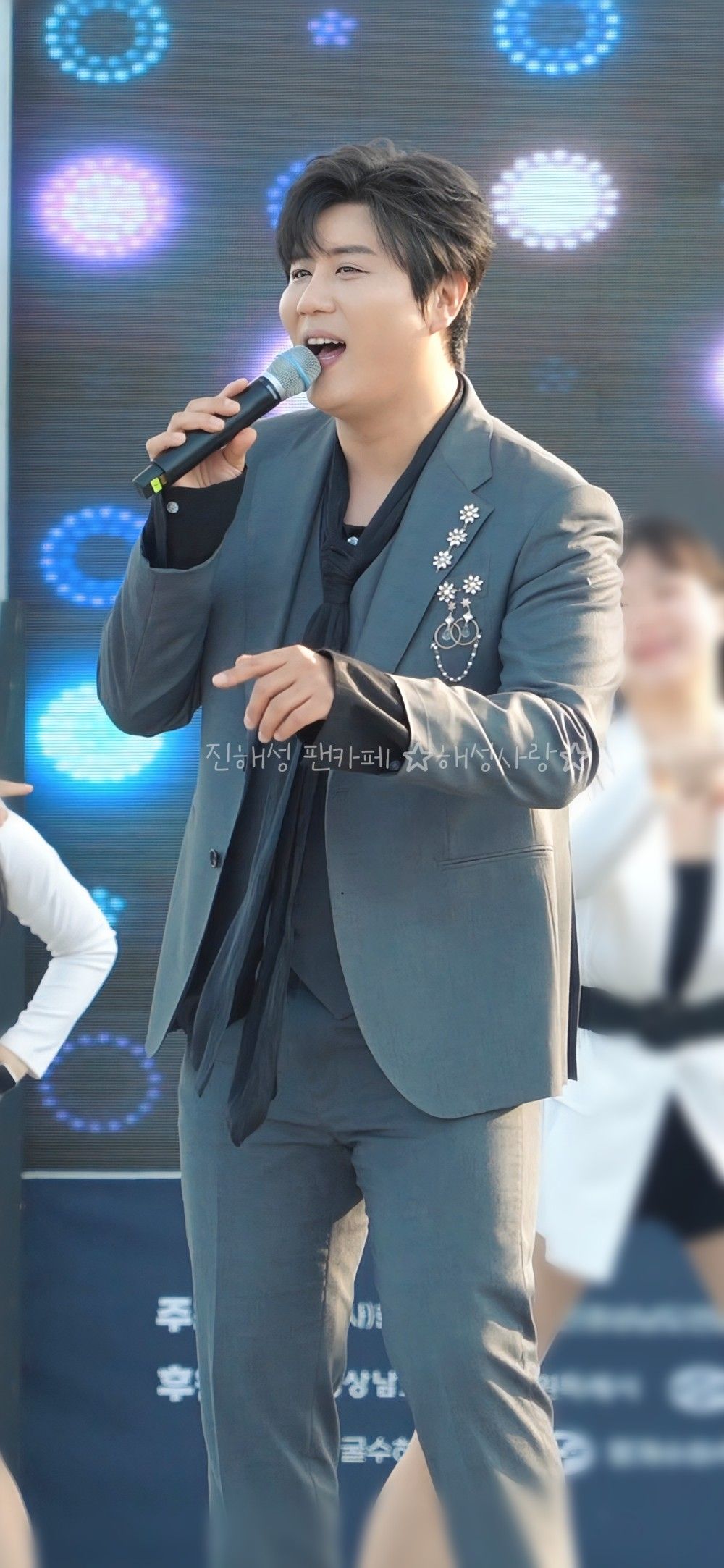 チン・ヘソンの最近の活動ショット