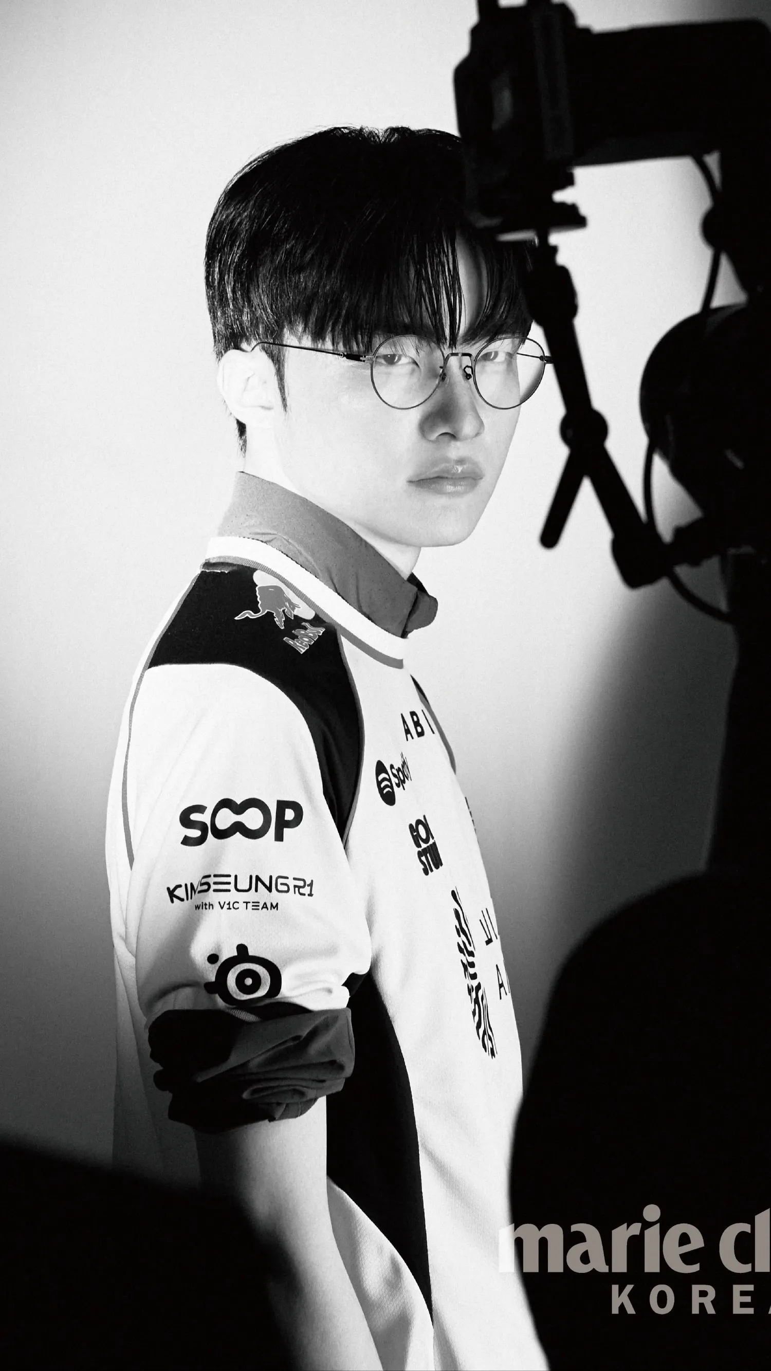 Emotional wallpaper shared by fans for Faker