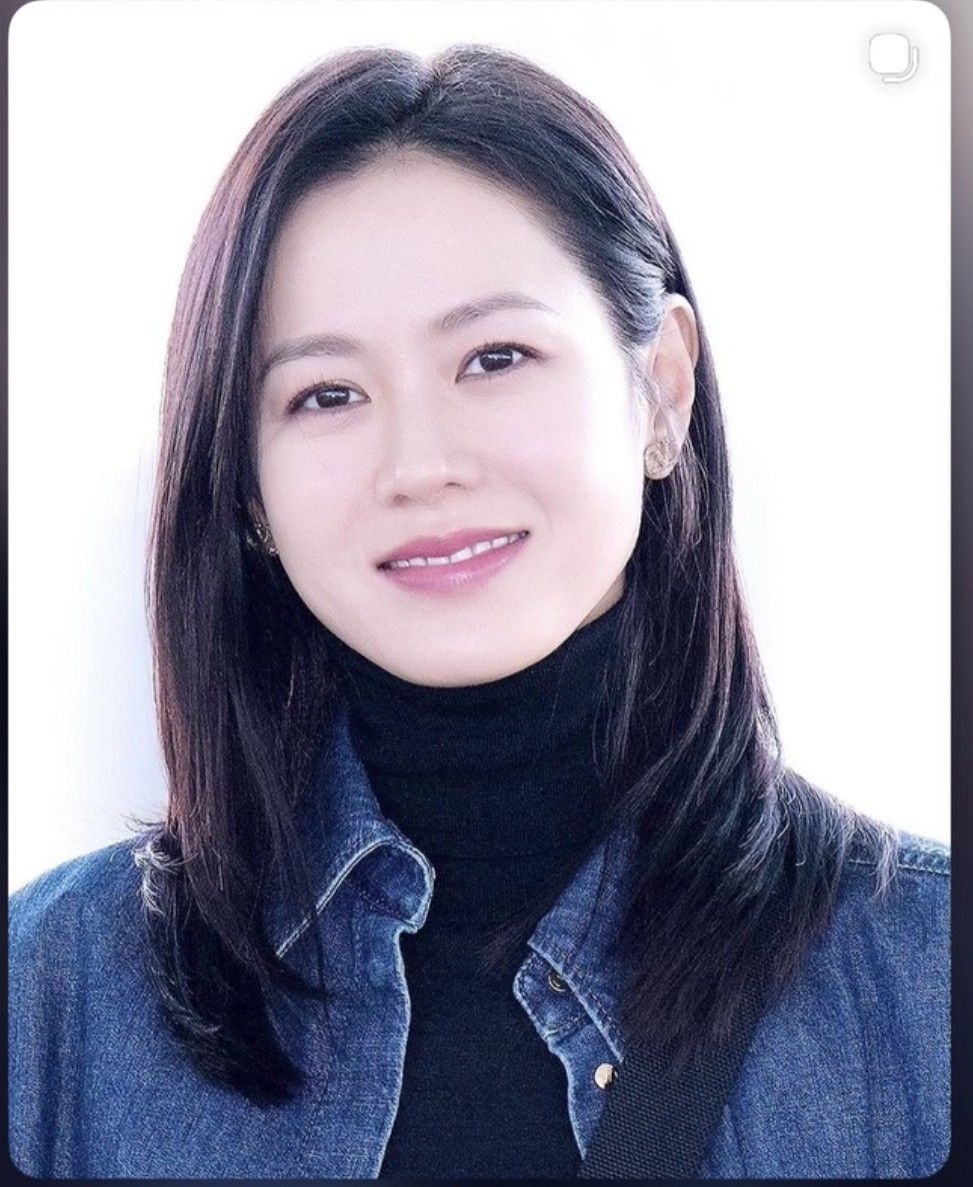 손예진의 최신 사진