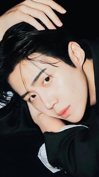 Behind-the-scenes cut of Kim Seonho