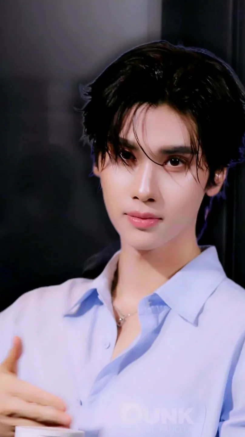 Emotional wallpaper shared by fans for Dunk Natachai Boonprasert
