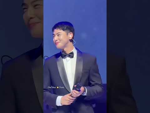 Behind-the-scenes cut of Cha Eunwoo
