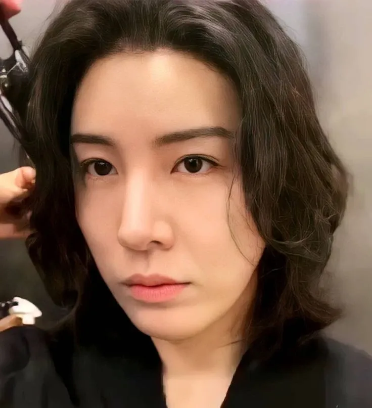 Recent activity shot of No Minwoo