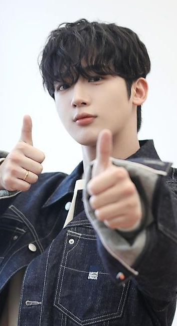 김요한 커뮤니티에서 인기있는 오늘의 배경화면