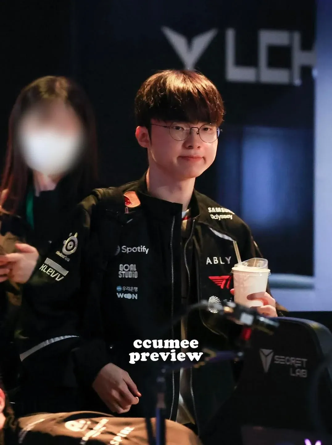 A moment captured by a fan of Faker